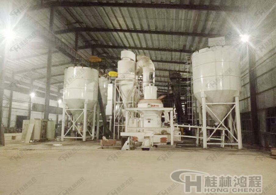 石墨磨粉機，石墨雷蒙磨，石墨雷蒙機，600目石墨粉設(shè)備，HC1700擺式磨粉機