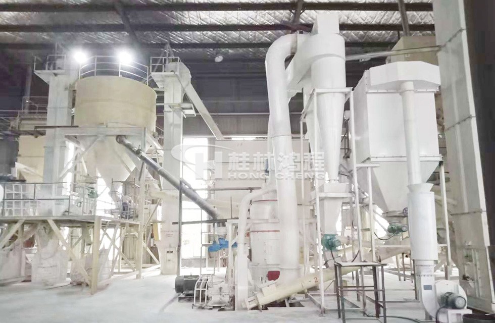 桂林鴻程氧化鈣磨粉設(shè)備325目時(shí)產(chǎn)4噸江蘇雷蒙磨粉機(jī)生產(chǎn)線(xiàn)客戶(hù)現(xiàn)場(chǎng)圖